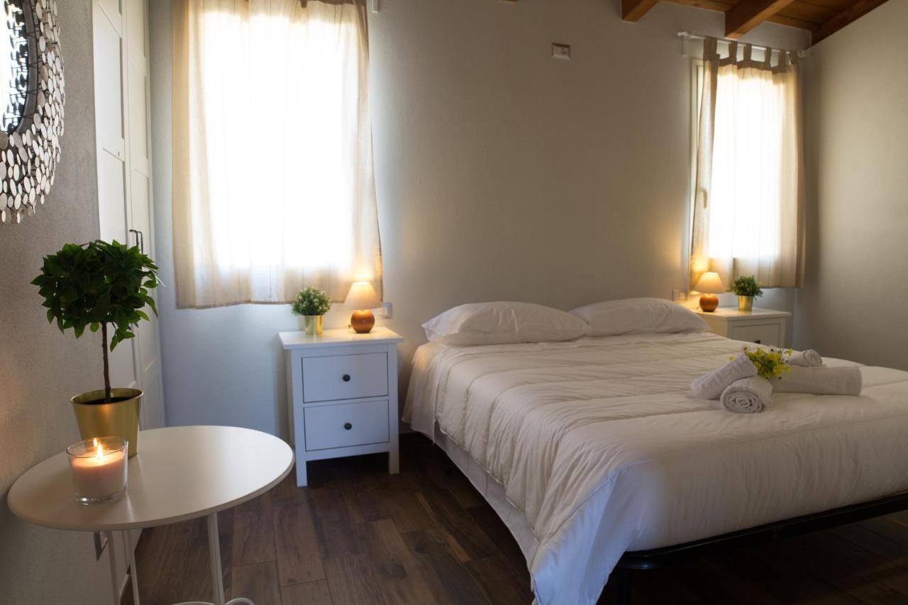 הוילה קסטיאדס La Casa Dell Olivo מראה חיצוני תמונה